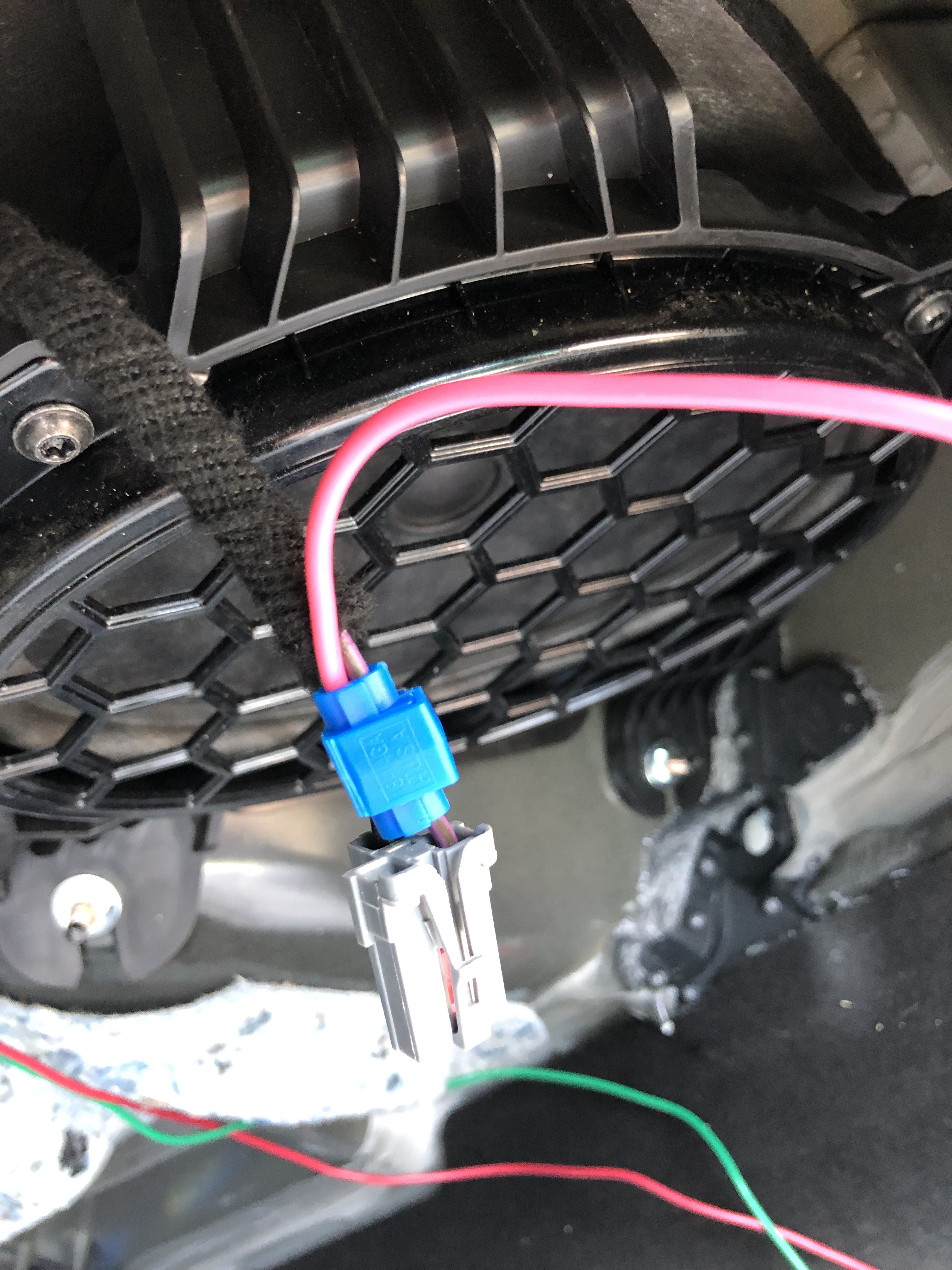 Tapping into the 12V power from the accessory port