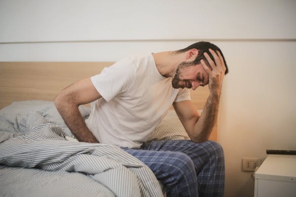 Dream re-entry in therapy